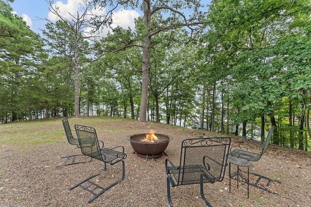 10135 Elizabeth Drive, Rogers, AR 72756