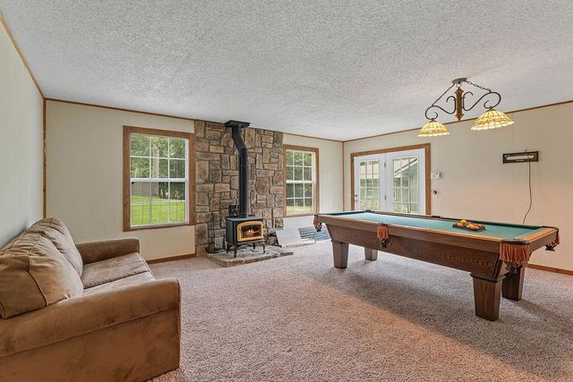 10135 Elizabeth Drive, Rogers, AR 72756