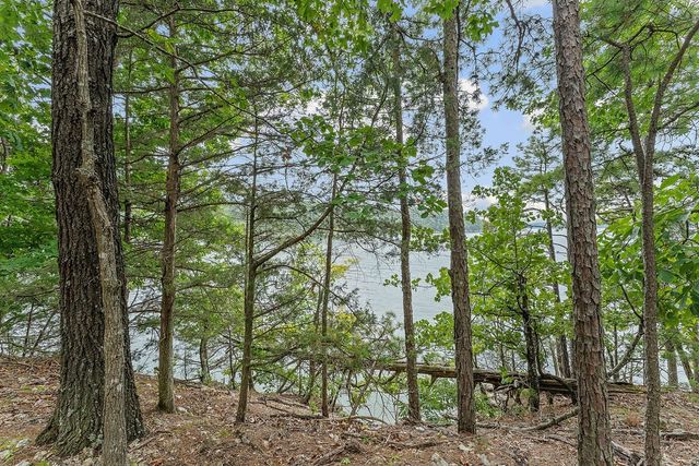 10135 Elizabeth Drive, Rogers, AR 72756