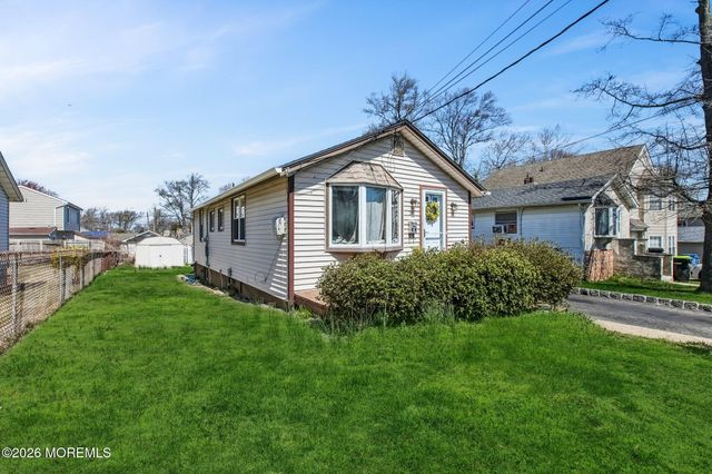 26 Hilltop Boulevard, Keyport, NJ 07735