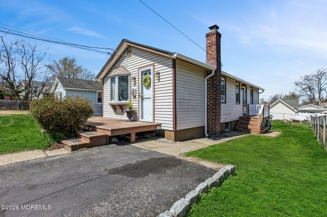 26 Hilltop Boulevard, Keyport, NJ 07735