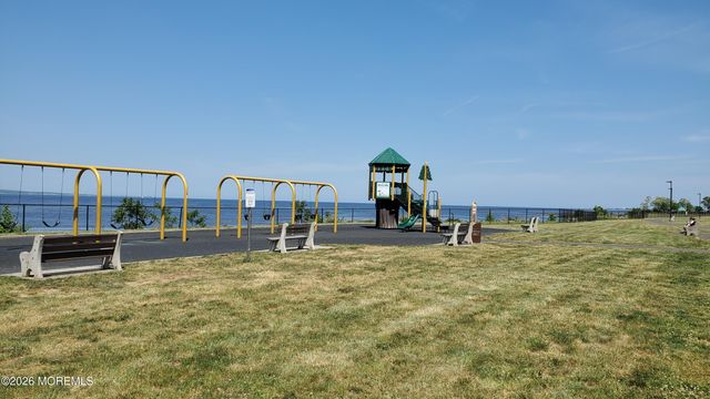 26 Hilltop Boulevard, Keyport, NJ 07735