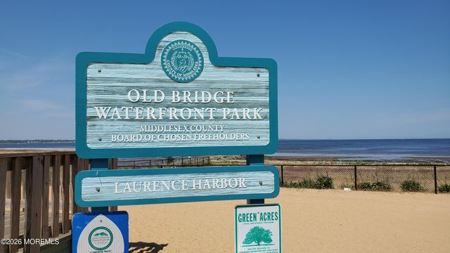 26 Hilltop Boulevard, Keyport, NJ 07735