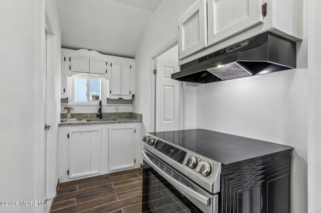 26 Hilltop Boulevard, Keyport, NJ 07735