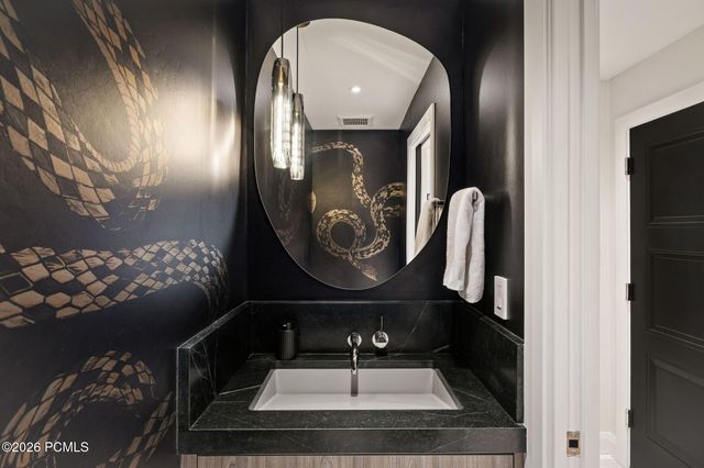 1404 Canterbury Drive, Salt Lake City, UT 84108