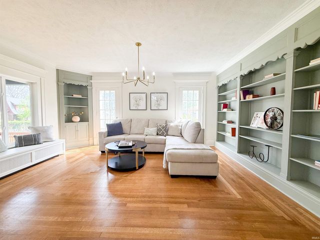 903 Homewood Avenue, Mishawaka, IN 46544