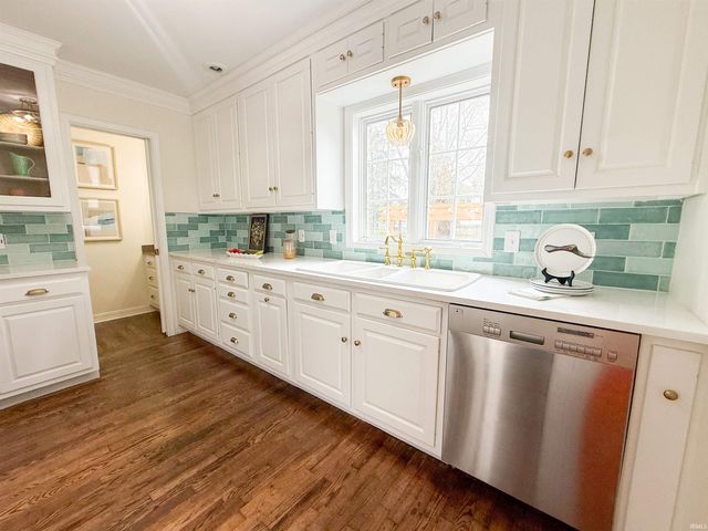 903 Homewood Avenue, Mishawaka, IN 46544
