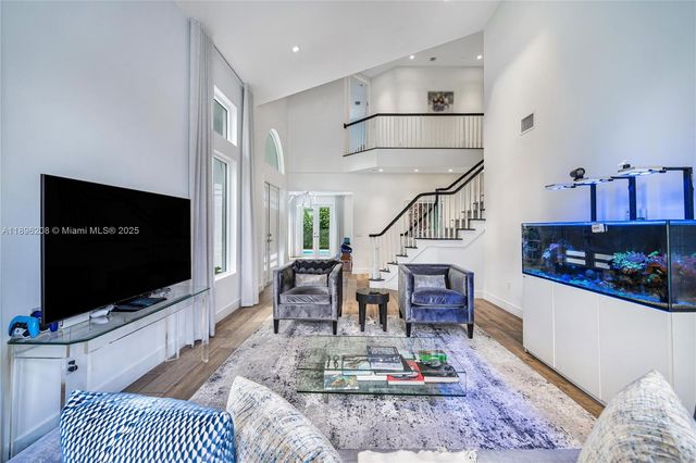 3703 NE 199th St, Aventura, FL 33180