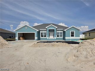 925 NW 8th PL, Cape Coral, FL 33993