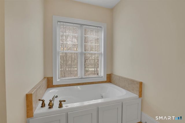 30 Beacon Hill Drive, Mansfield, CT 06268