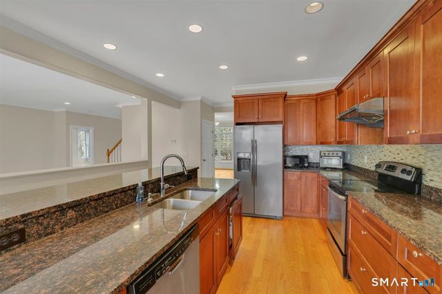 30 Beacon Hill Drive, Mansfield, CT 06268