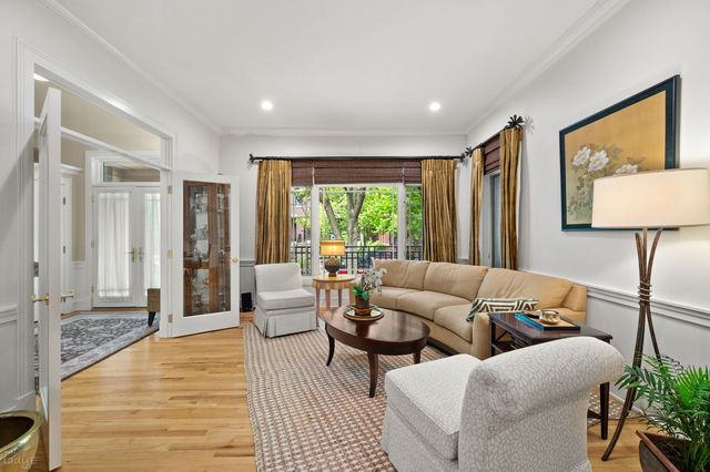 2705 N Bosworth Avenue, Chicago, IL 60614