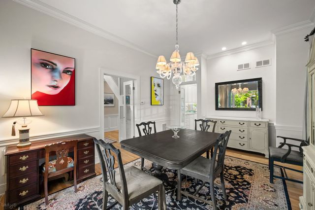 2705 N Bosworth Avenue, Chicago, IL 60614