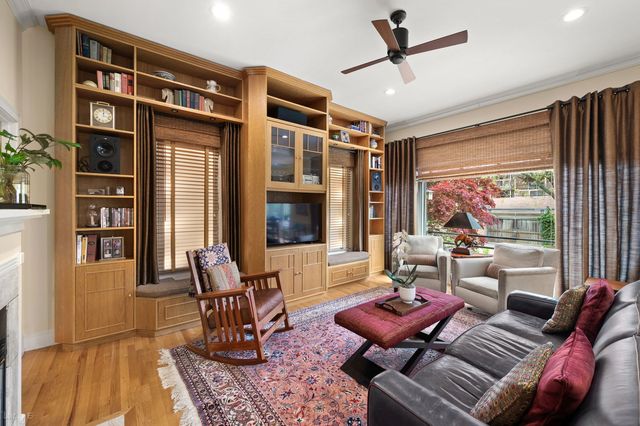 2705 N Bosworth Avenue, Chicago, IL 60614