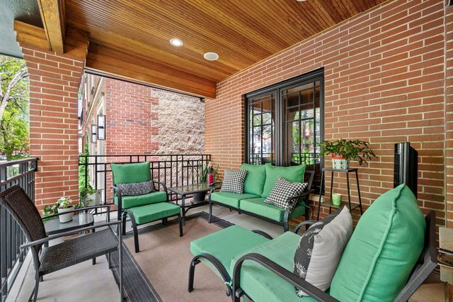2705 N Bosworth Avenue, Chicago, IL 60614
