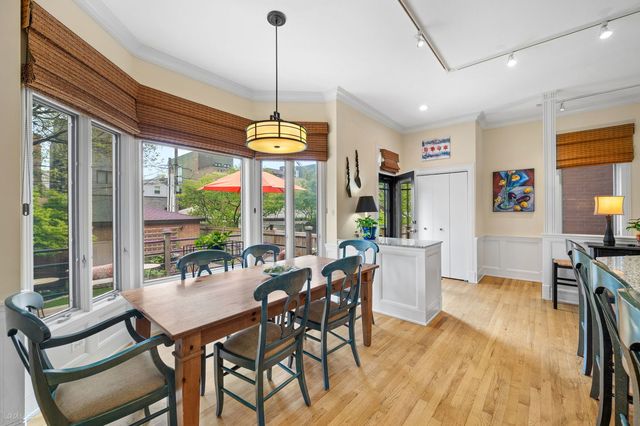 2705 N Bosworth Avenue, Chicago, IL 60614