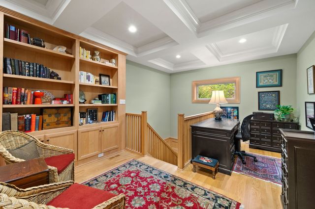 2705 N Bosworth Avenue, Chicago, IL 60614