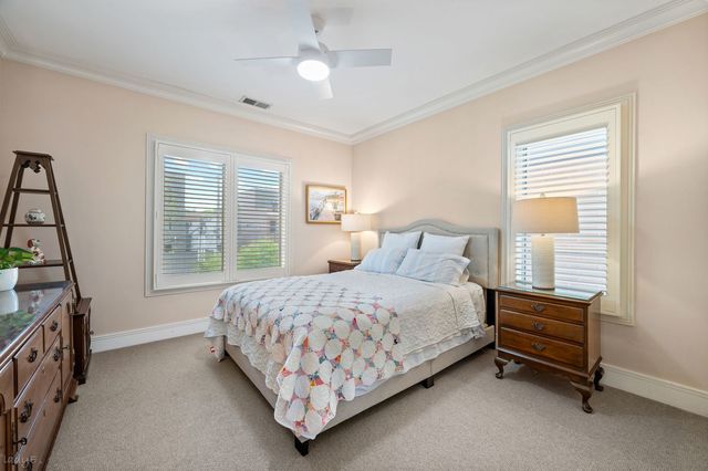 2705 N Bosworth Avenue, Chicago, IL 60614