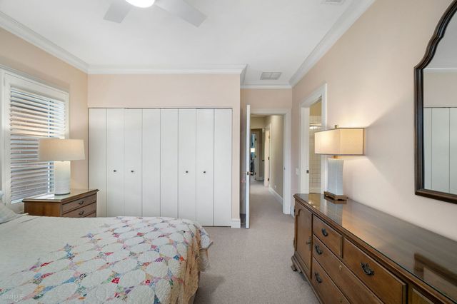 2705 N Bosworth Avenue, Chicago, IL 60614