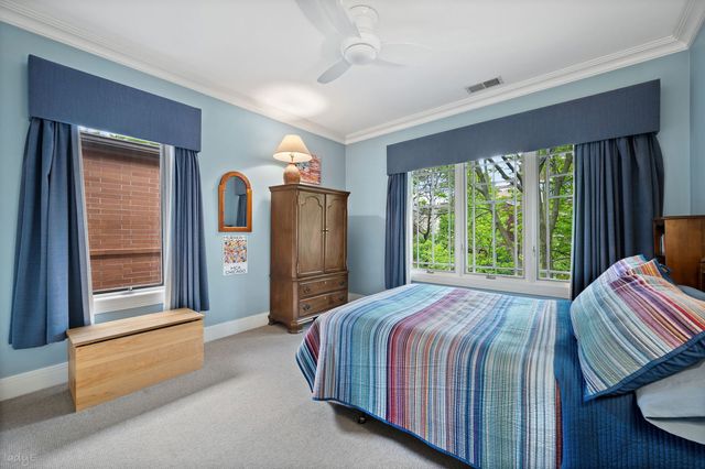 2705 N Bosworth Avenue, Chicago, IL 60614