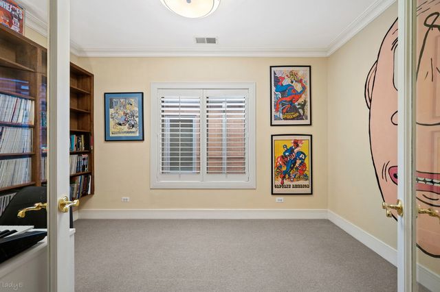 2705 N Bosworth Avenue, Chicago, IL 60614