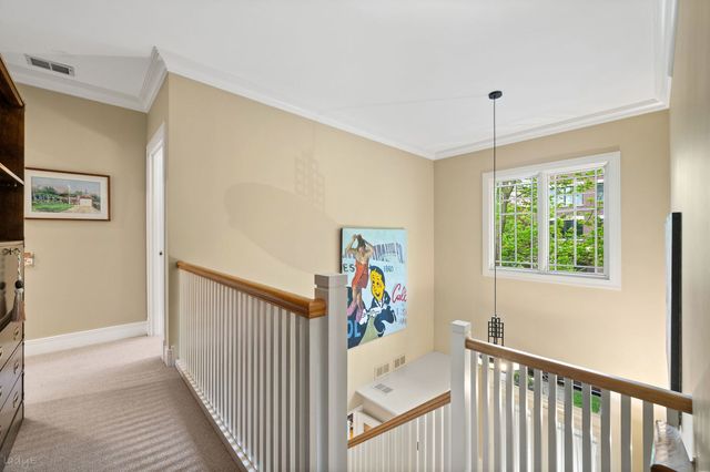 2705 N Bosworth Avenue, Chicago, IL 60614