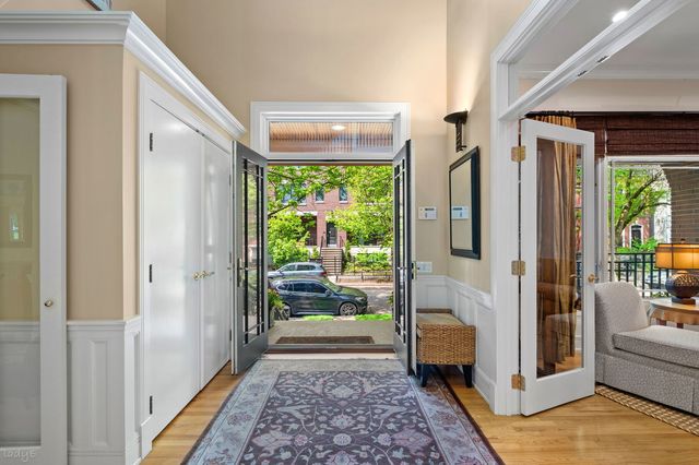 2705 N Bosworth Avenue, Chicago, IL 60614