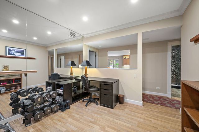 2705 N Bosworth Avenue, Chicago, IL 60614