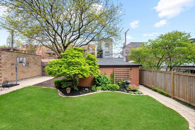 2705 N Bosworth Avenue, Chicago, IL 60614