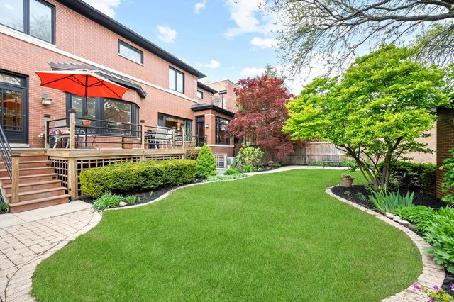 2705 N Bosworth Avenue, Chicago, IL 60614