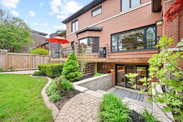 2705 N Bosworth Avenue, Chicago, IL 60614