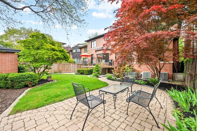 2705 N Bosworth Avenue, Chicago, IL 60614