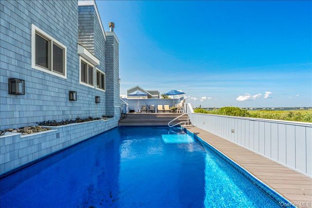 556 Dune Road, Westhampton, NY 11977