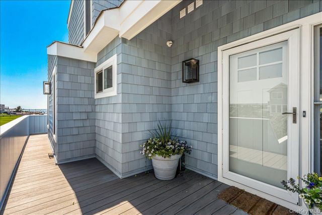 556 Dune Road, Westhampton, NY 11977