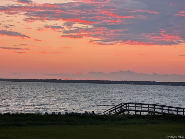 556 Dune Road, Westhampton, NY 11977