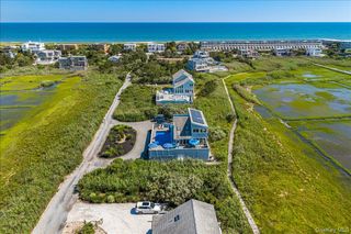 556 Dune Road, Westhampton, NY 11977