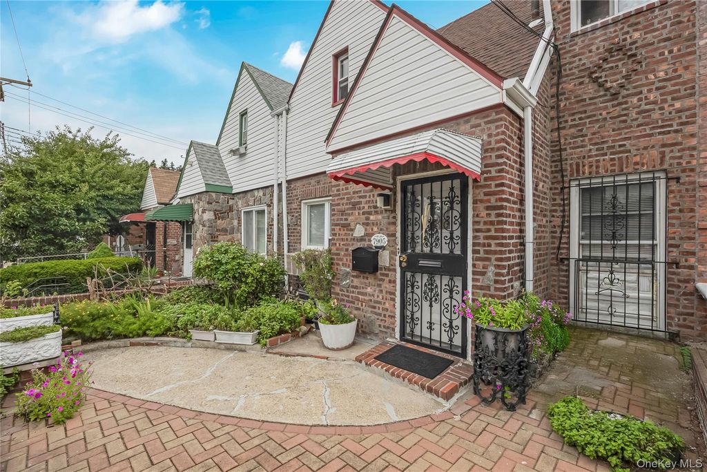 7905 Pitkin Avenue, Ozone Park, NY 11417 — photo 2