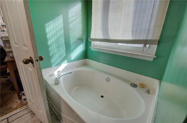 108 Thornwood Drive, Cartersville, GA 30121