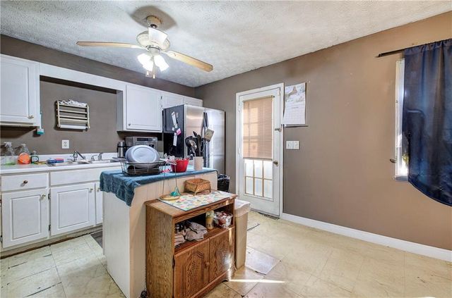 108 Thornwood Drive, Cartersville, GA 30121