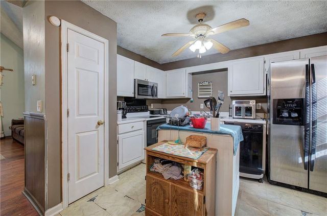 108 Thornwood Drive, Cartersville, GA 30121