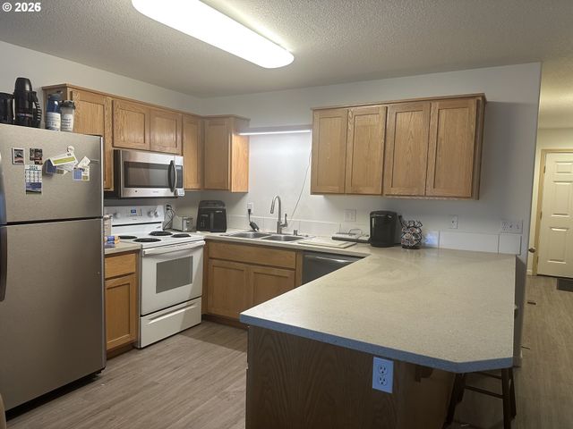 3310 Se 143RD Ave, Portland, OR 97236