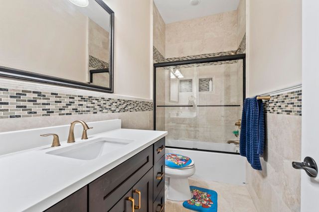 414 40th Ave. N, Myrtle Beach, SC 29577