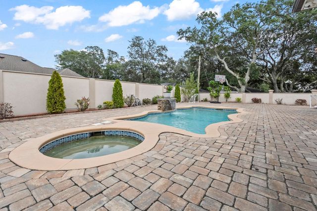 414 40th Ave. N, Myrtle Beach, SC 29577