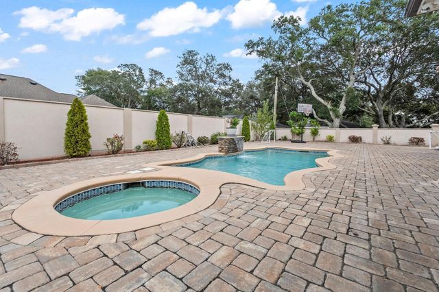 414 40th Ave. N, Myrtle Beach, SC 29577