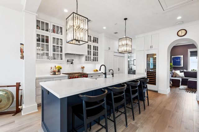 2646 E Seaside Drive, Galveston, TX 77550