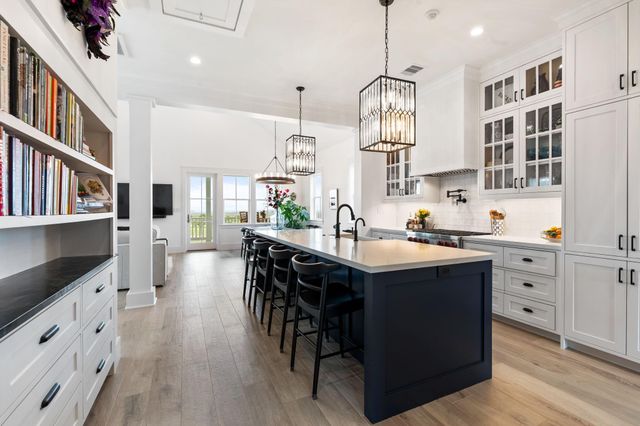 2646 E Seaside Drive, Galveston, TX 77550