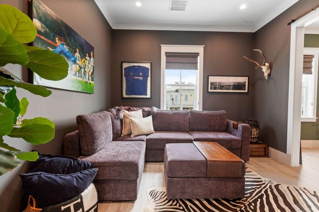 2646 E Seaside Drive, Galveston, TX 77550