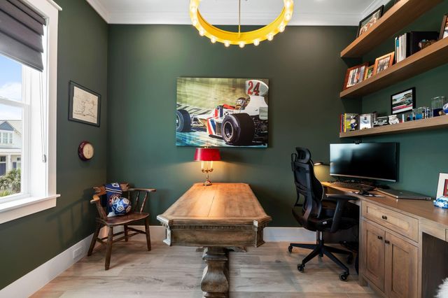 2646 E Seaside Drive, Galveston, TX 77550