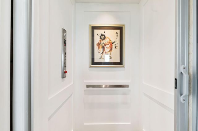 2646 E Seaside Drive, Galveston, TX 77550