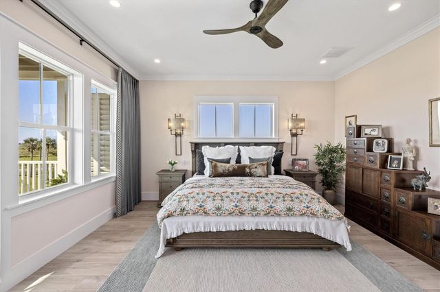 2646 E Seaside Drive, Galveston, TX 77550